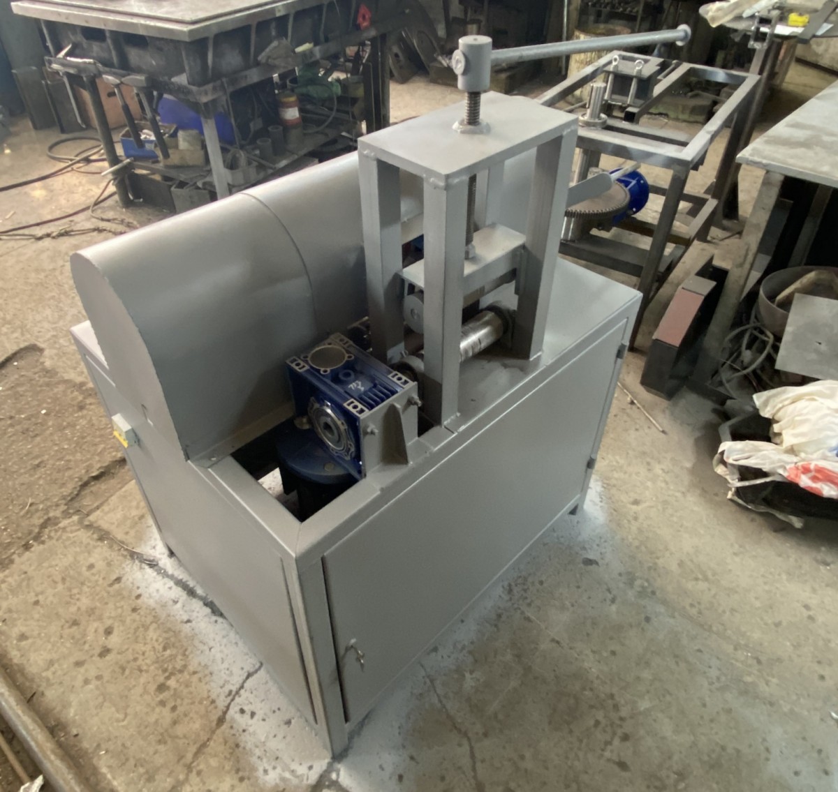 Шлифовальный станок для профиля СШ2 Шлифовальный станок для профиля СШ2